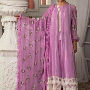 Elegant Lavender Floral Dress with Lace Trim